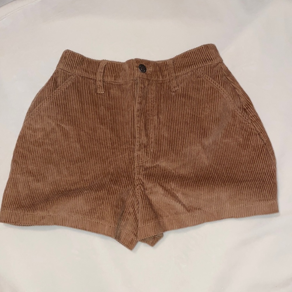 Ultra high rise ‘3 corduroy shorts. Brand new!